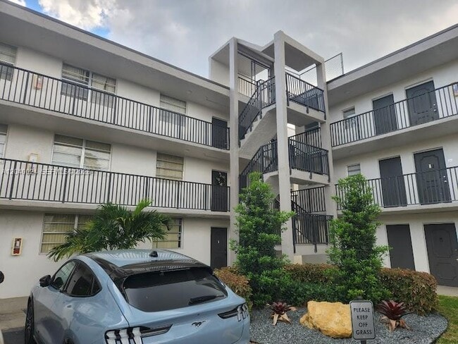 Building Photo - 14185 SW 87th St Unit A110