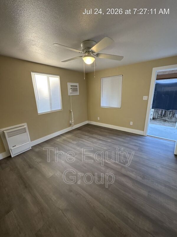 Photo - 928.5 W Goshen Ave