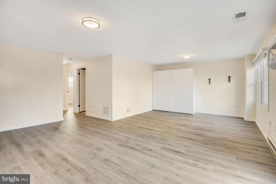 7572 Westlake Terrace