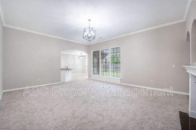 Photo - 1536 N Oakhaven Pl