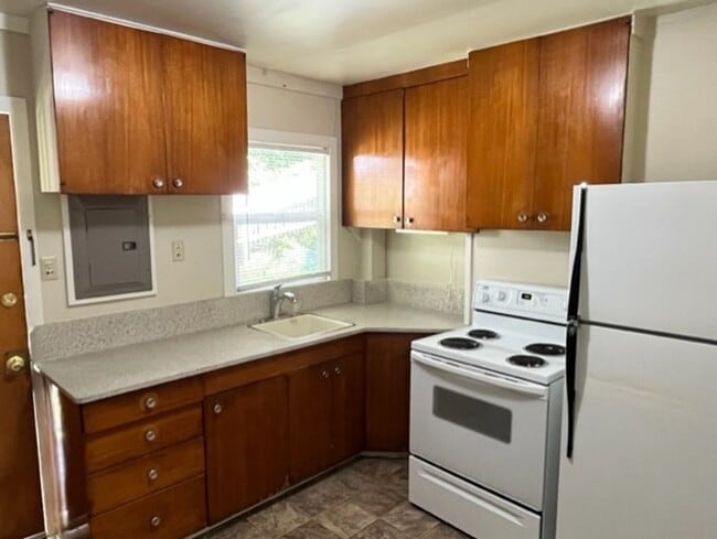 Photo - Cozy 2 Bedroom South Seattle Home with Yard