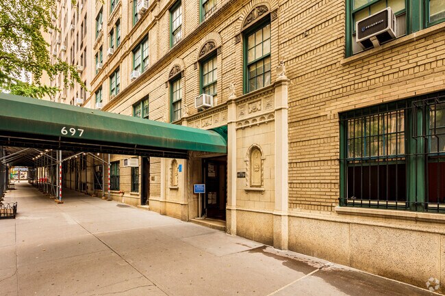 Photo - 697 W West End Ave