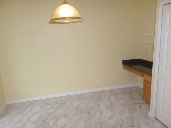 Photo - 652 N Hidden Prairie Ct