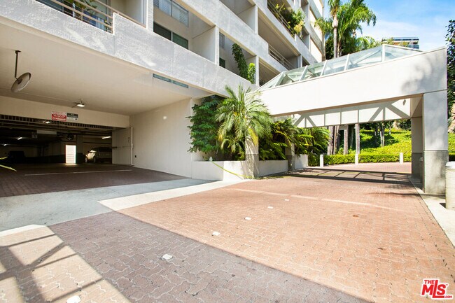 Photo - 1131 Alta Loma Rd Unit 408
