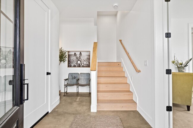 Photo - 614 N Avenue H Ave