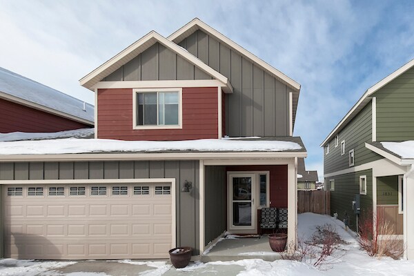 Building Photo - 1843 Buckrake Ave