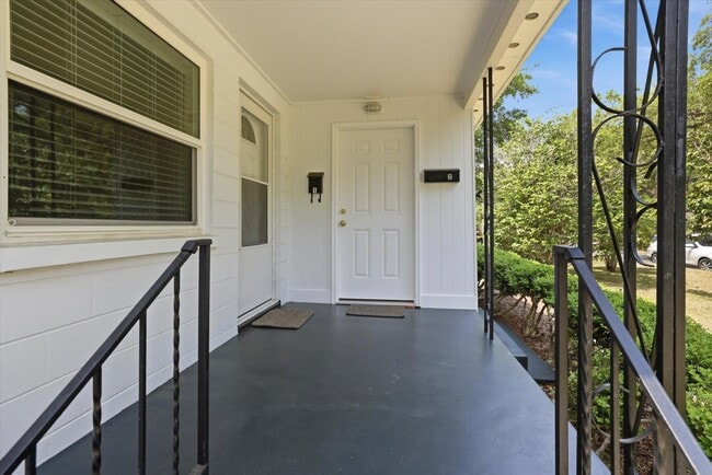 Photo - 219 W 7th Ave