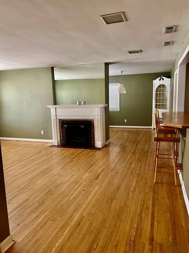 Photo - 1041 E Linwood Terrace