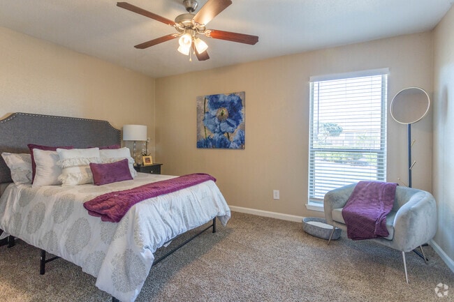 1 BR, 1 BA - 570 SF - Meadow Park