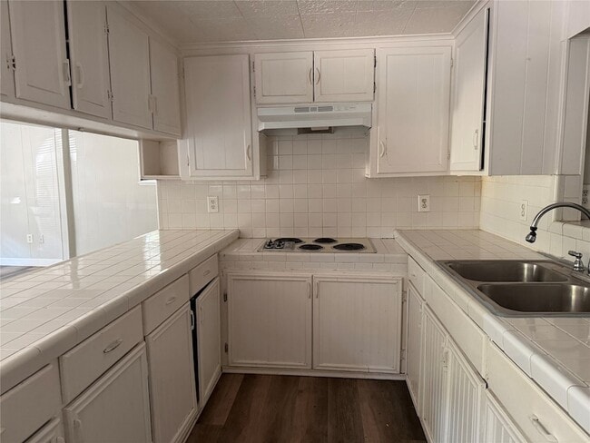 Building Photo - 16423 Stinson Ln