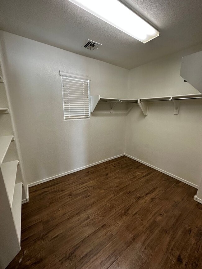 Photo - 4 BEDROOM HOME IN RAY RANCH