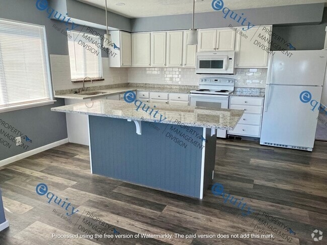Building Photo - 1721 East Fort Union Blvd Rental