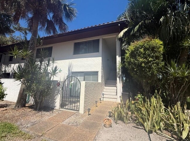 Building Photo - 3500 El Conquistador Pkwy Unit 124