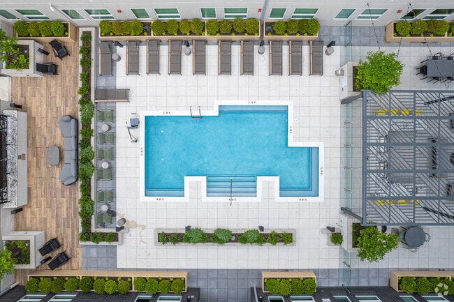 Piscina - Crosby Hill