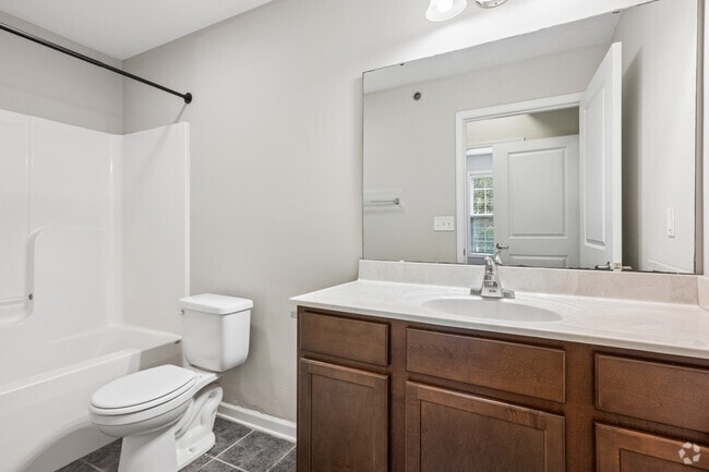 1BR, 1BA - 790SF - Bathroom