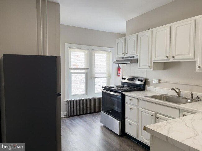 Photo - 332 Chestnut St