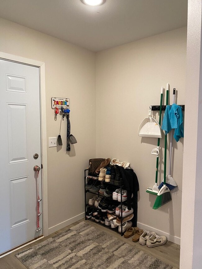 Photo - Townhouse for Rent - Thames Ct. 4 Bedroom 3 1/2 baths