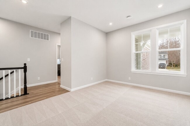 Photo - 807 Littleton Dr