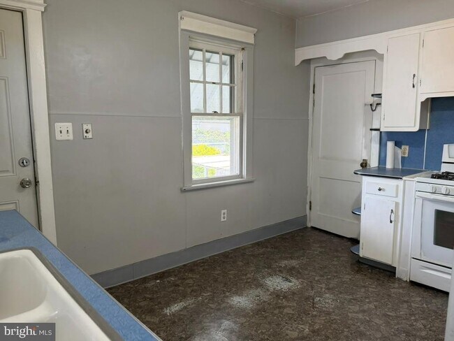 Photo - 132 Homecrest Ave