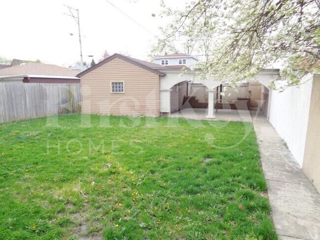 Photo - 2337 121st St