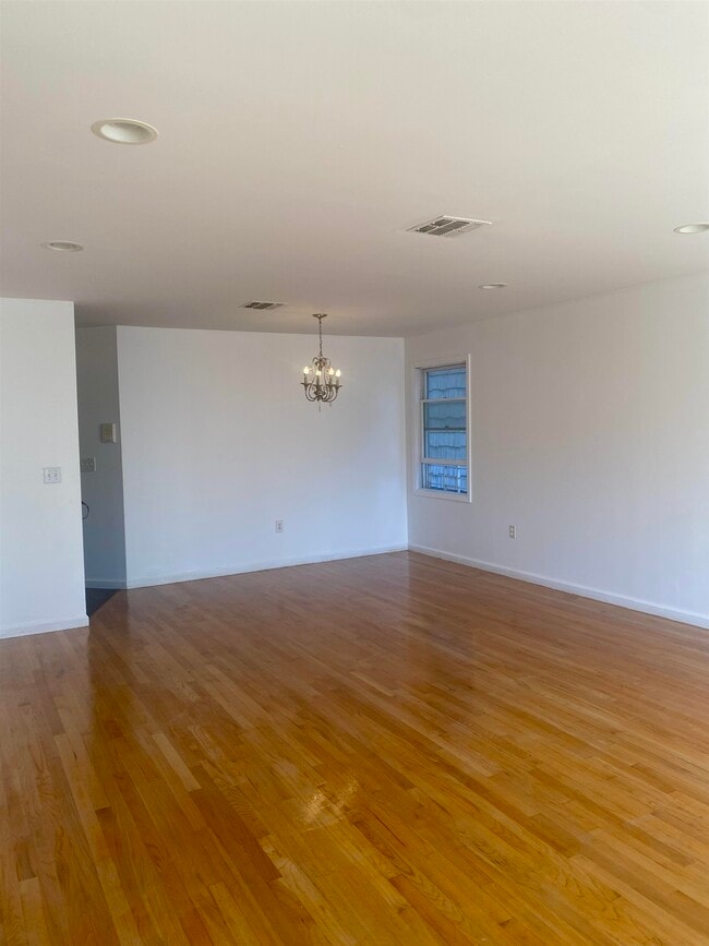 Photo - 525 Avenue A Unit 1