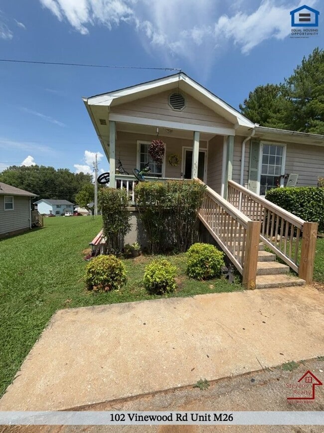 Photo - 102 Vinewood Rd