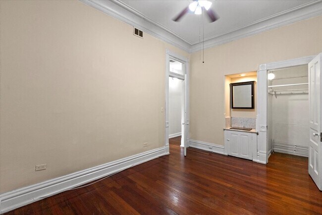 Photo - 229 S Racine Ave