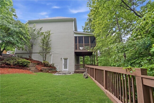 682 Montglade Ct
