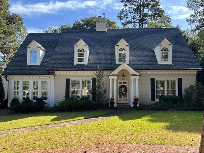 Building Photo - Incredible 5BD, 4.5BA House in Downtown Ra...