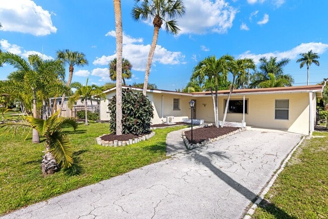 Photo - SFH Fort Myers 1561 Unidad 1561 Maravilla Ave