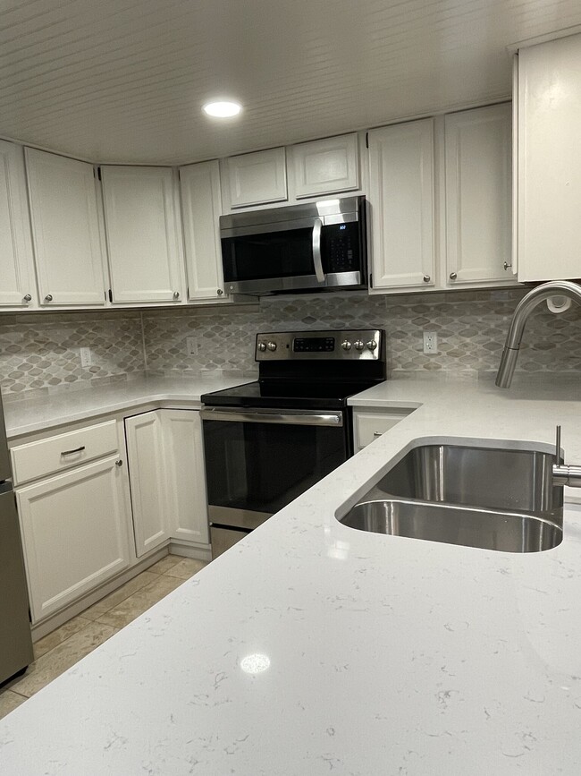 Building Photo - 133 Lomita