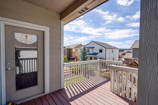 Photo - 957 Salmon Pond Way