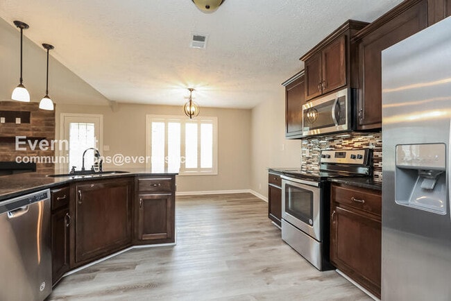 Photo - 1363 Freedom Dr