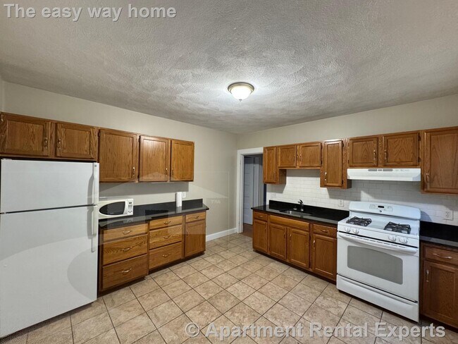 Building Photo - 97 Marion St Unit #1