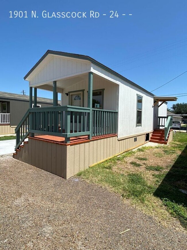 Photo - 1901 N Glasscock Rd