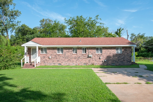 Building Photo - 201 Herbert Ave Rental