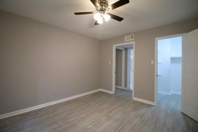 Photo - 5929 Queensloch Dr Unidad 235