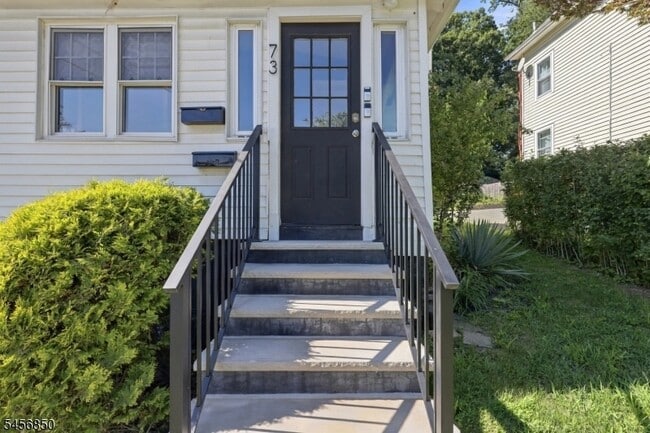 Photo - 73 Madison St