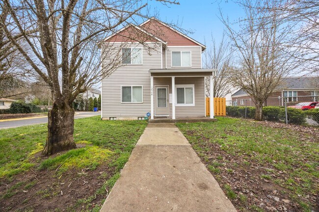 Photo - 5Bed/2.5 Bath home available in SE Portland