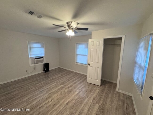 Photo - 136 W 23rd St