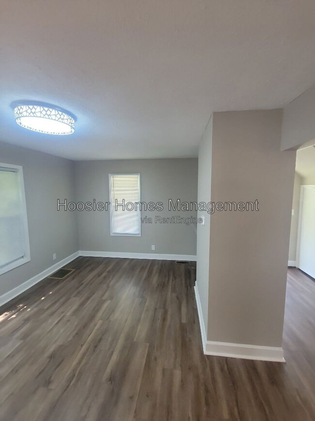 Photo - 627 Bernard Ave