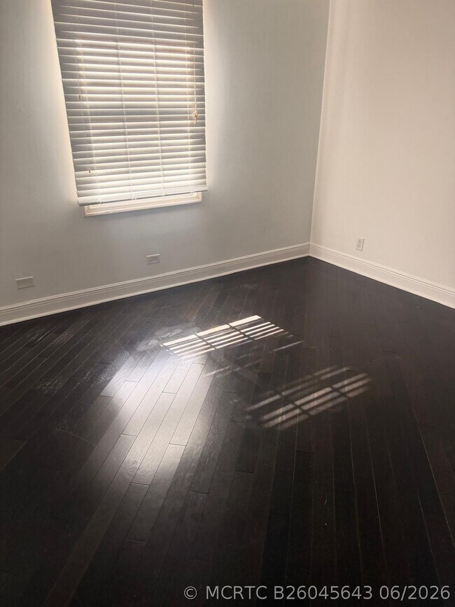 Photo - 1226 Avondale Ln