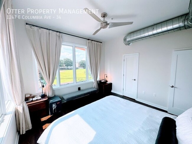 Photo - 1247 E Columbia Ave