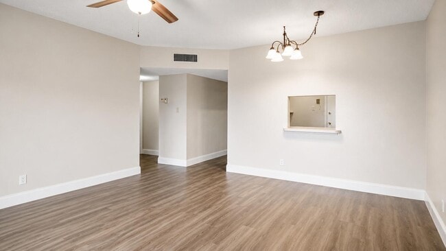 Photo - 4880 NW 22nd St Unidad 309