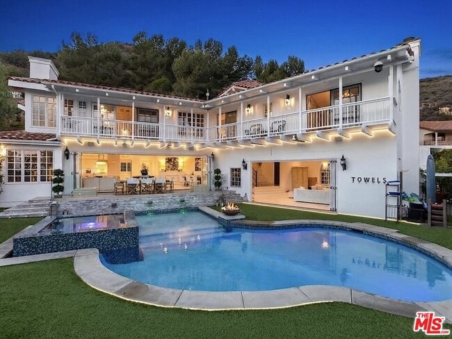 1423 Floresta Pl