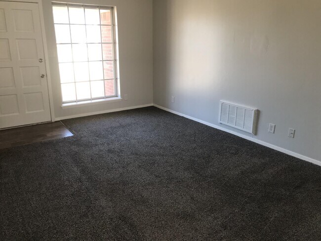 Photo - 25 Arapaho Dr