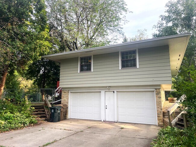 Photo - 1522 Cameron Dr