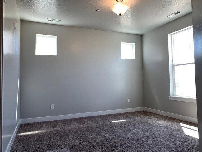 Photo - 1831 W Newcastle Ln Unit D202