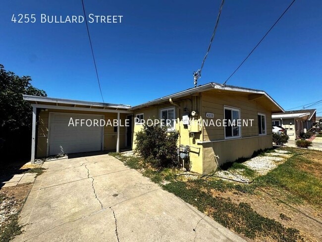 Building Photo - 4255 Bullard St Rental
