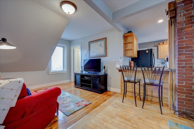 Photo - 34 Quebec St Unit 34 Quebec St 3rd floor